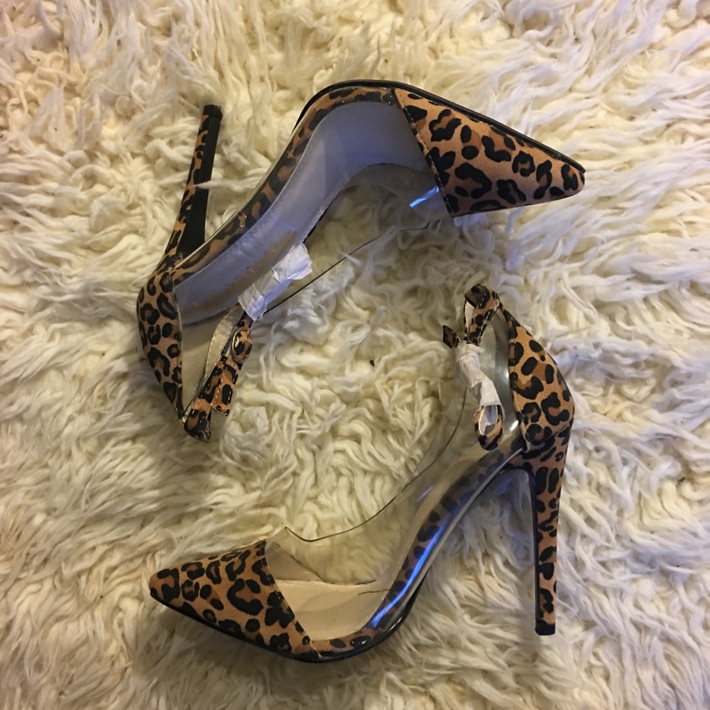 Leopard Pumps